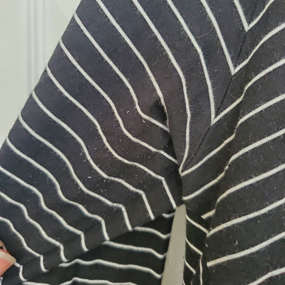 Jones New York Flowy Top - Picture 3 of 4